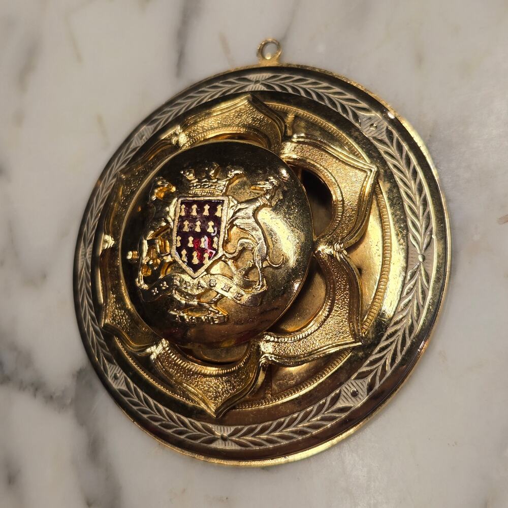 Vintage Bretagne France Heraldic Crest Medallion Pendant Gold Tone - Picture 3 of 9